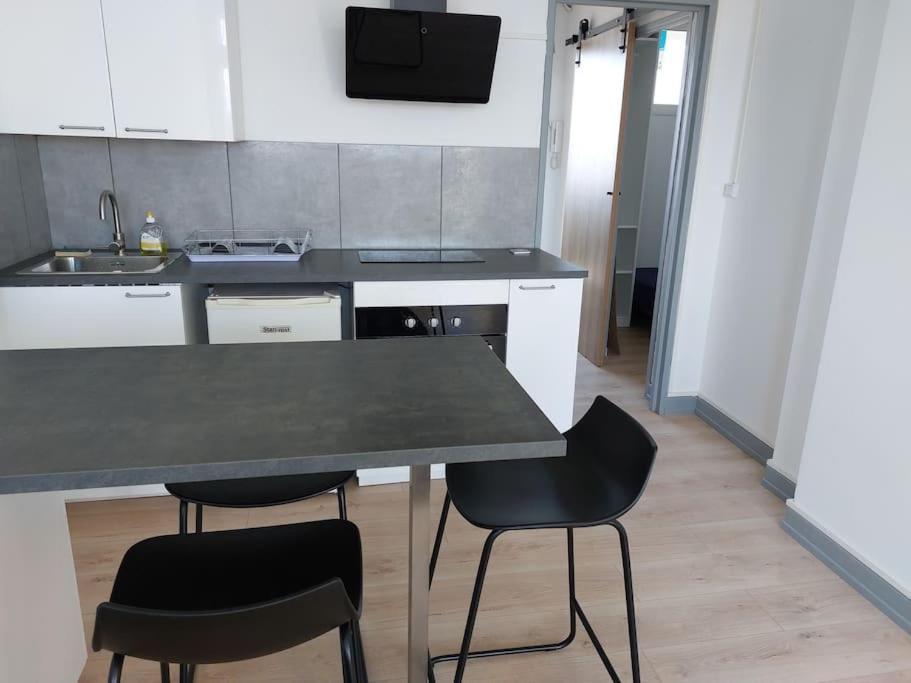 Le Voltaire - T2 Neuf Face Pyrenees Apartment Tarbes