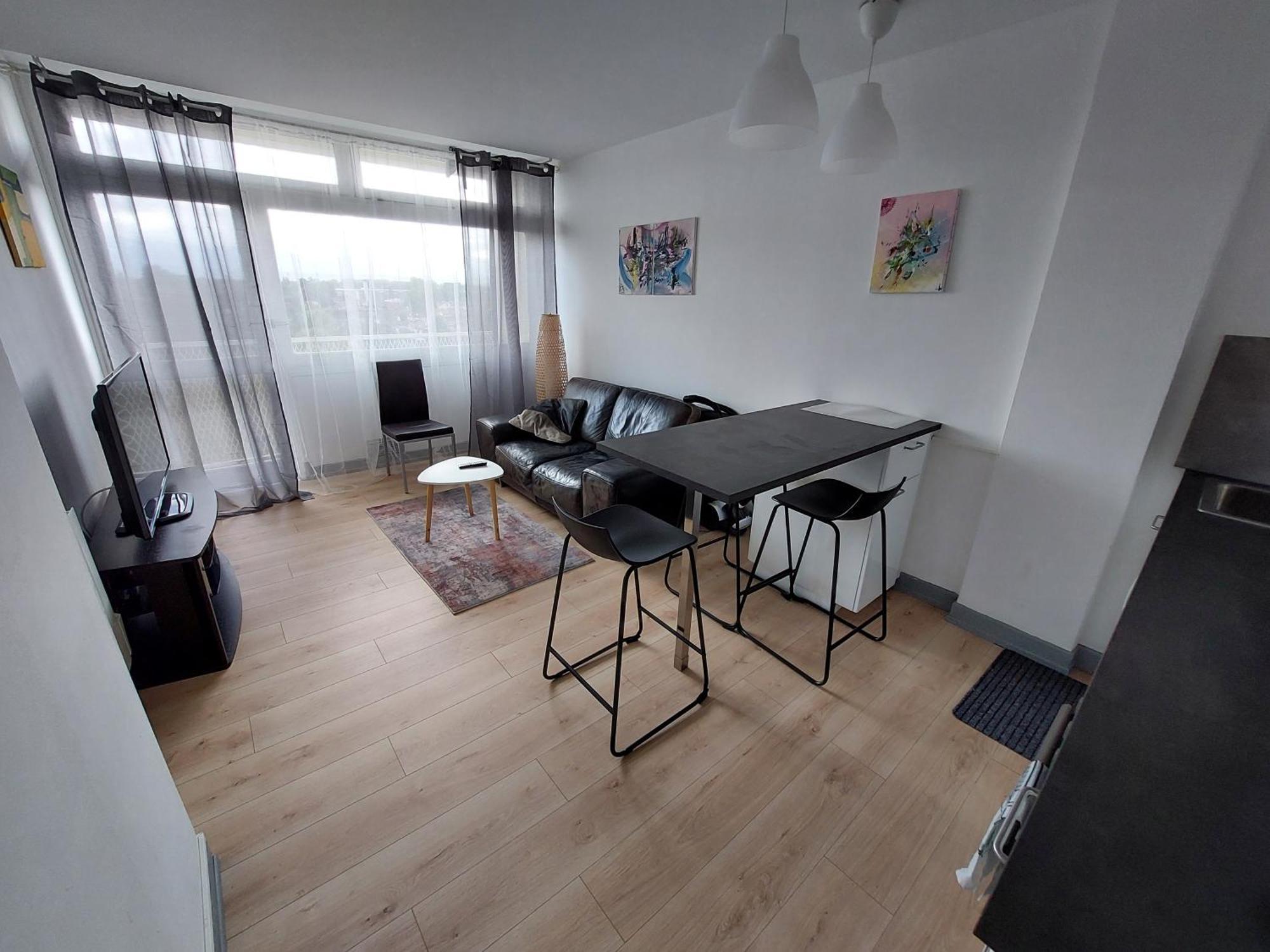 Appartement Le Voltaire - T2 Neuf Face Pyrenees *